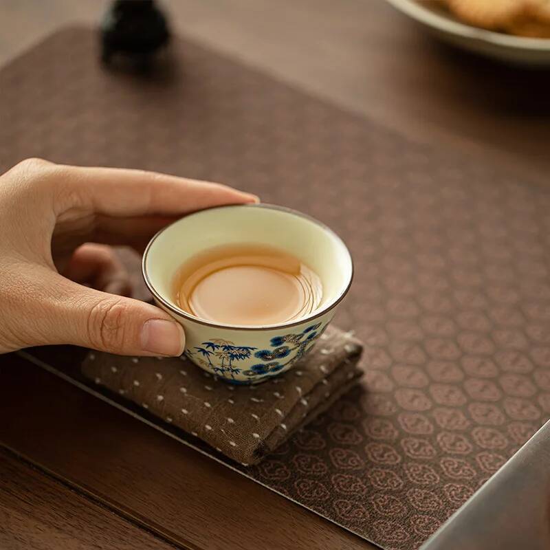 Blau-weiße Teetasse aus Kerami – Celadon Ceramic Cup Bewertung und Preis